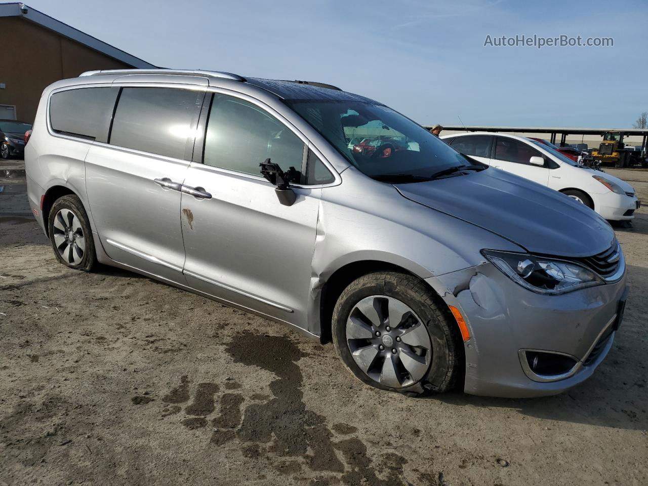 2017 Chrysler Pacifica Ehybrid Platinum Silver vin: 2C4RC1N70HR740028