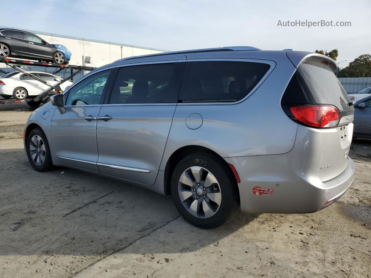 2017 Chrysler Pacifica Ehybrid Platinum Silver vin: 2C4RC1N70HR740028