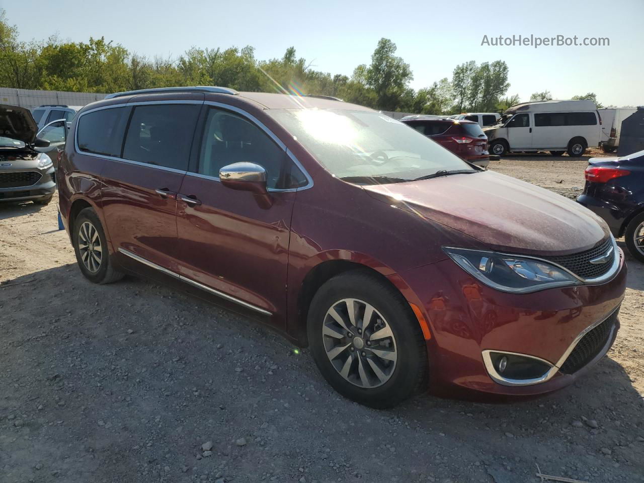 2020 Chrysler Pacifica Hybrid Limited Burgundy vin: 2C4RC1N71LR288048