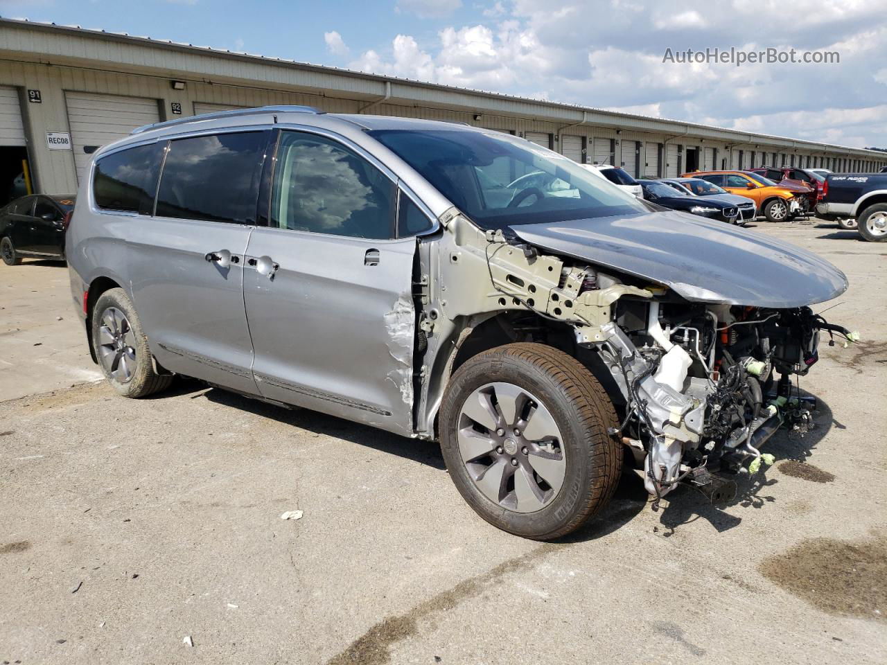 2020 Chrysler Pacifica Hybrid Limited Silver vin: 2C4RC1N78LR282473