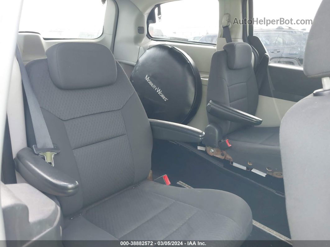 2010 Dodge Grand Caravan Sxt Серебряный vin: 2D4RN5D10AR202713