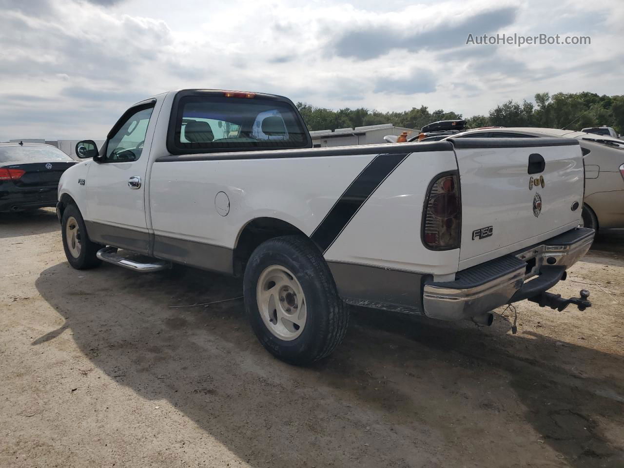 2003 Ford F150  White vin: 2FTRF17233CB12131