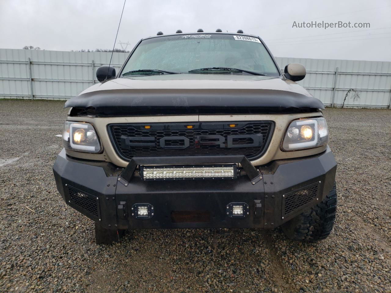 2003 Ford F150  Золотой vin: 2FTRX18L93CA28870