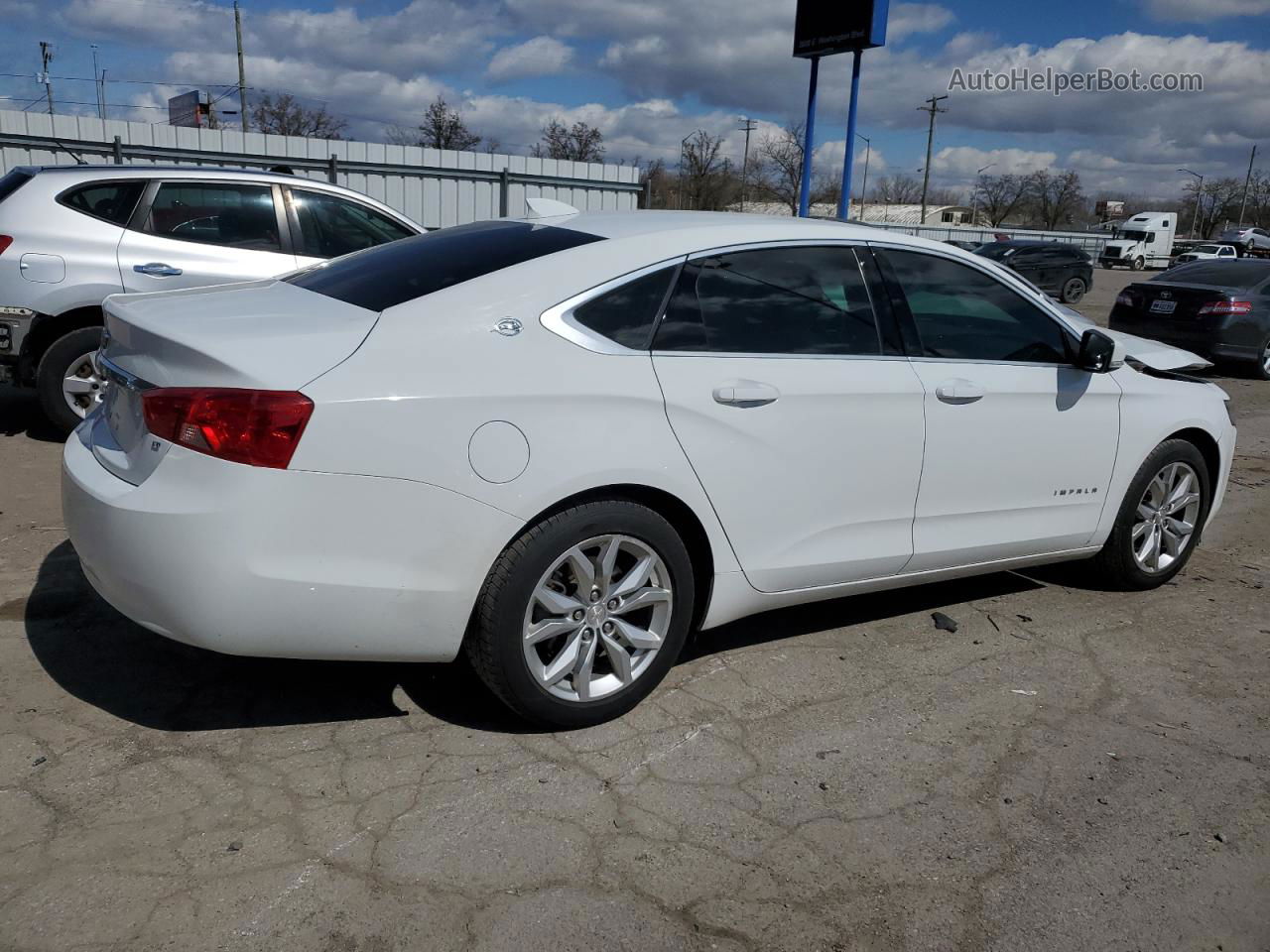 2017 Chevrolet Impala Lt Белый vin: 2G1105S35H9155954