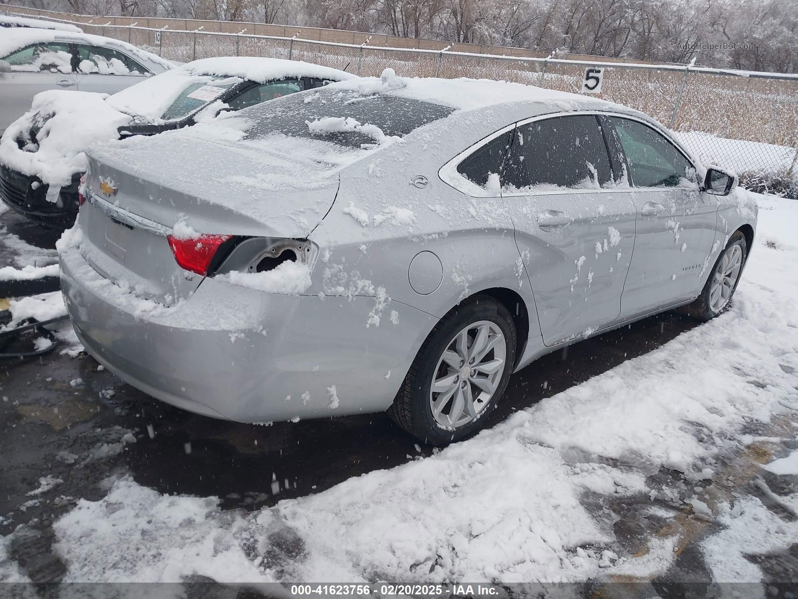 2017 Chevrolet Impala 1lt Серый vin: 2G1105S39H9104215