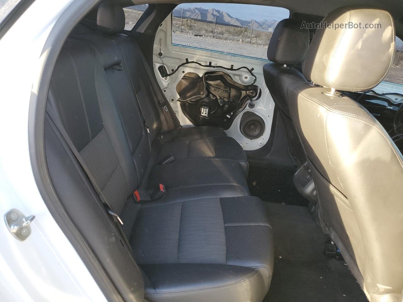 2017 Chevrolet Impala Lt Белый vin: 2G1105S39H9163314