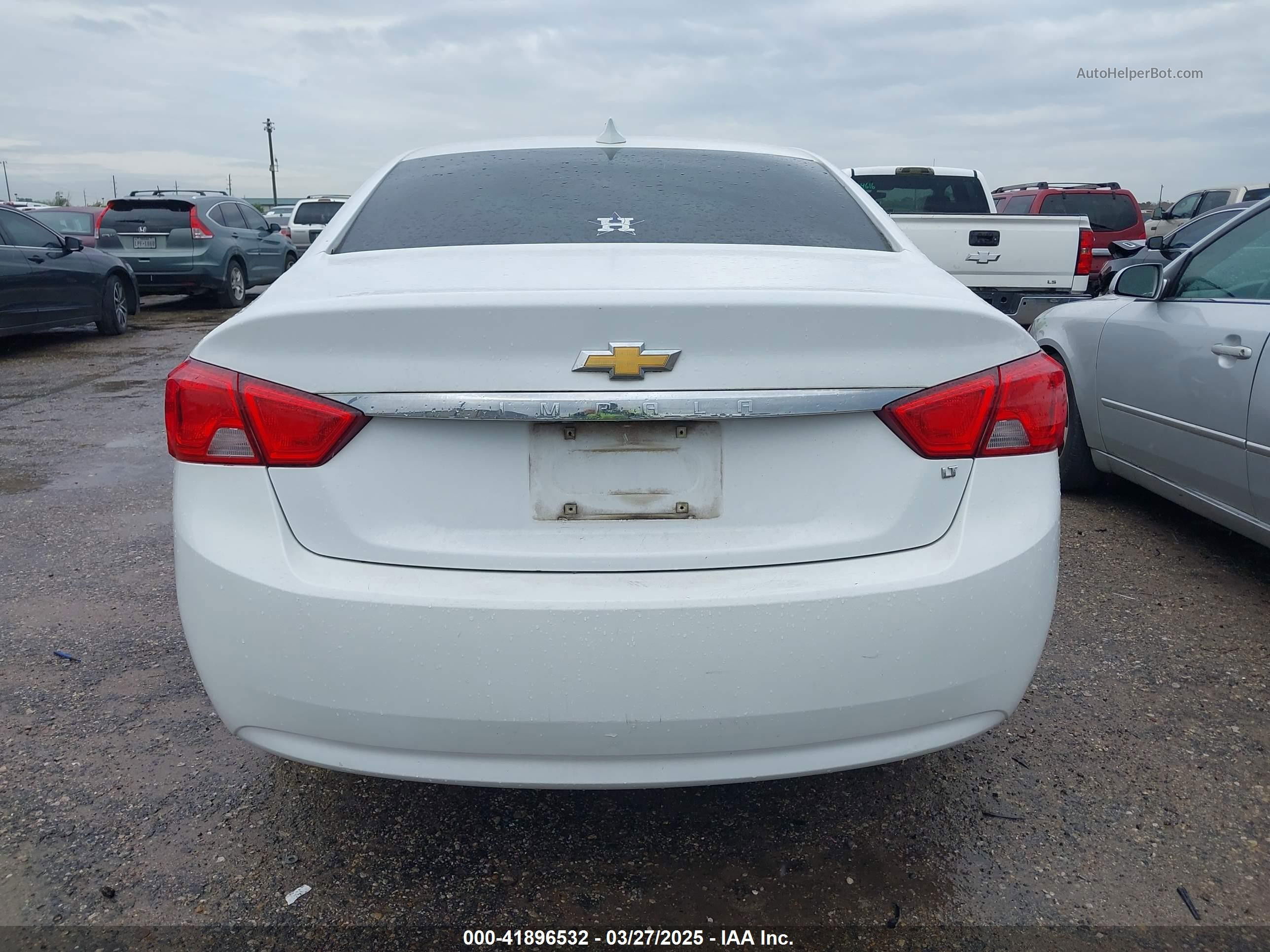 2017 Chevrolet Impala 1lt White vin: 2G1105SA7H9153475
