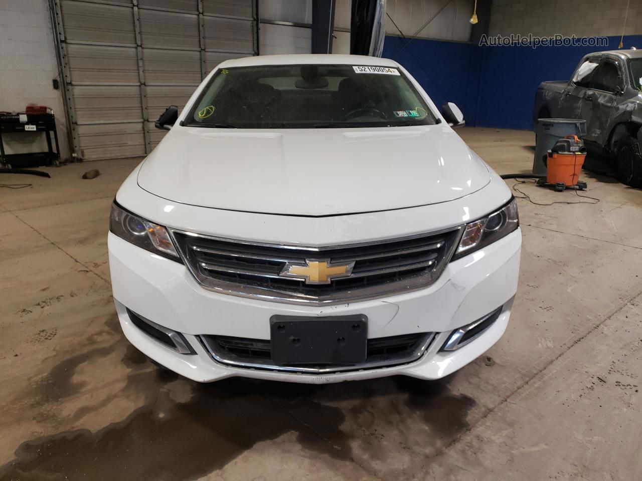 2017 Chevrolet Impala Lt White vin: 2G1105SA7H9168803