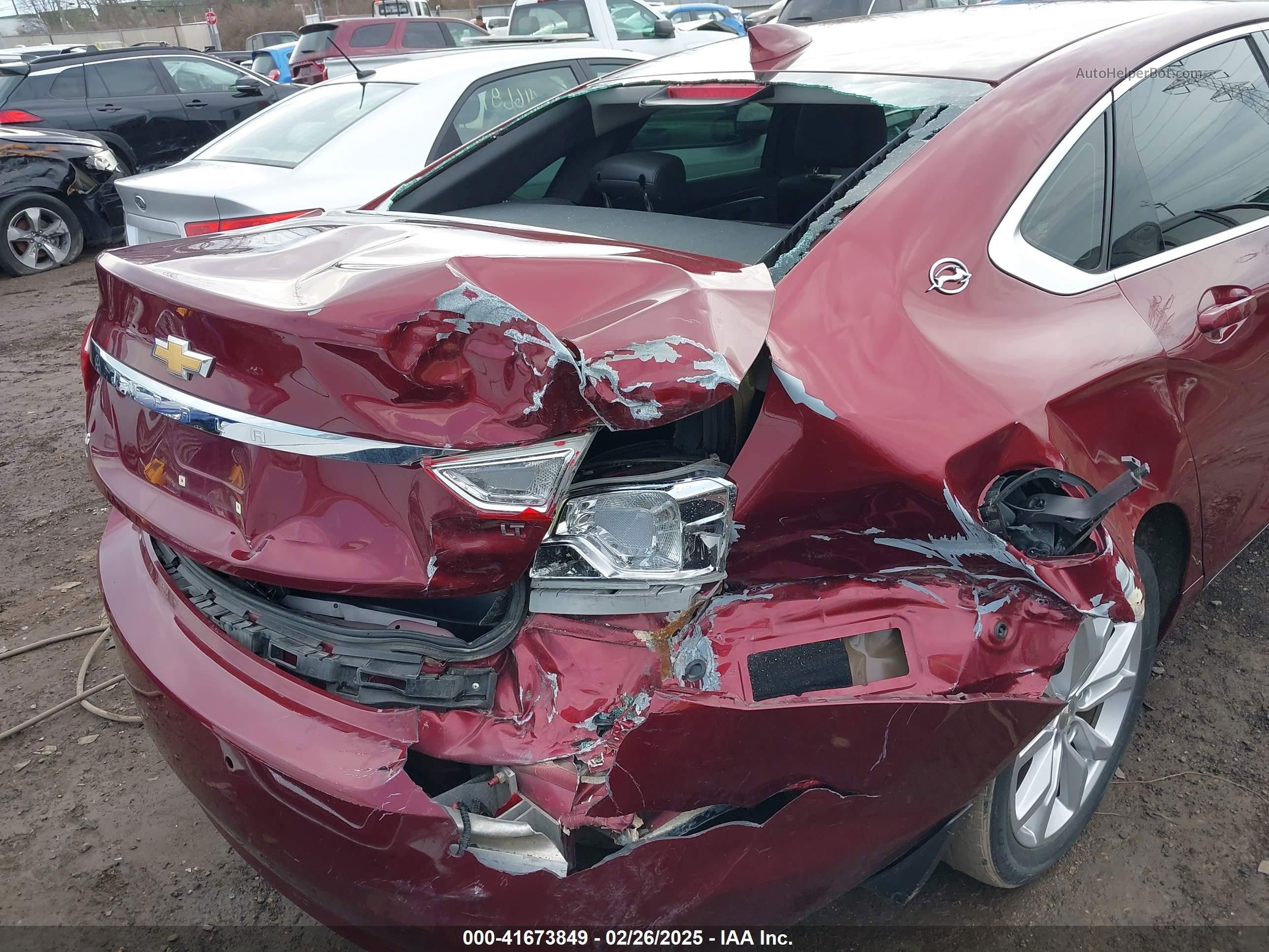 2017 Chevrolet Impala 1lt Красный vin: 2G1105SA9H9192486
