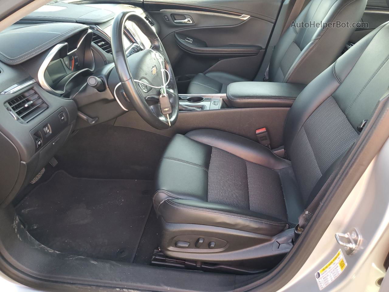 2017 Chevrolet Impala Lt Серебряный vin: 2G1105SAXH9131535