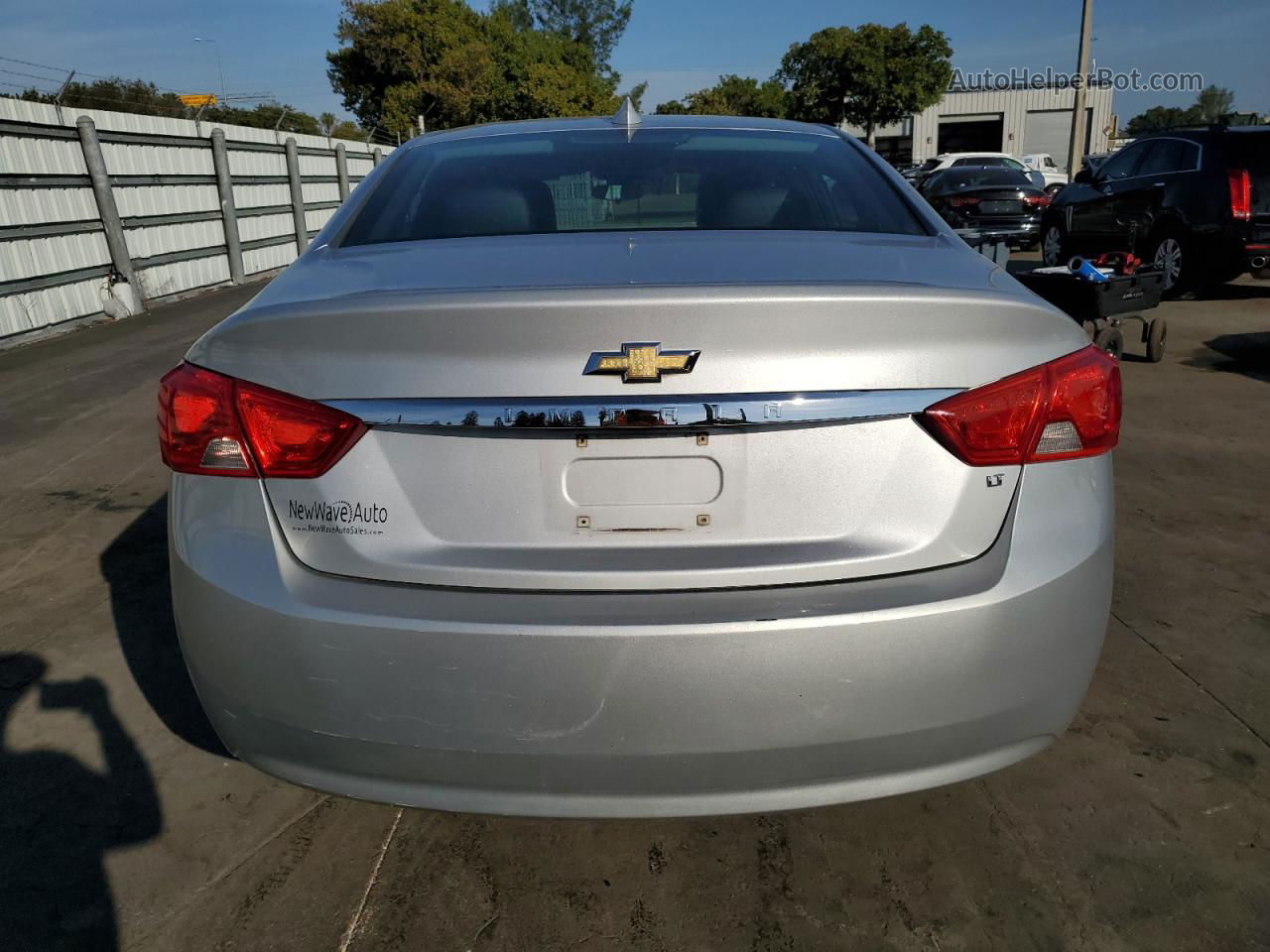 2017 Chevrolet Impala Lt Серебряный vin: 2G1105SAXH9131535