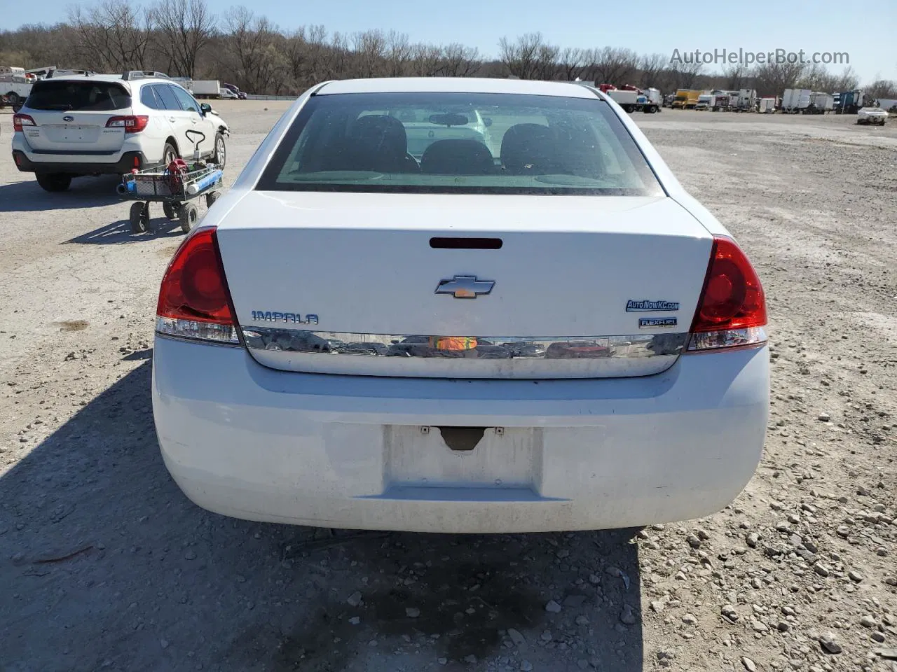 2011 Chevrolet Impala Ls White vin: 2G1WF5EK4B1302648