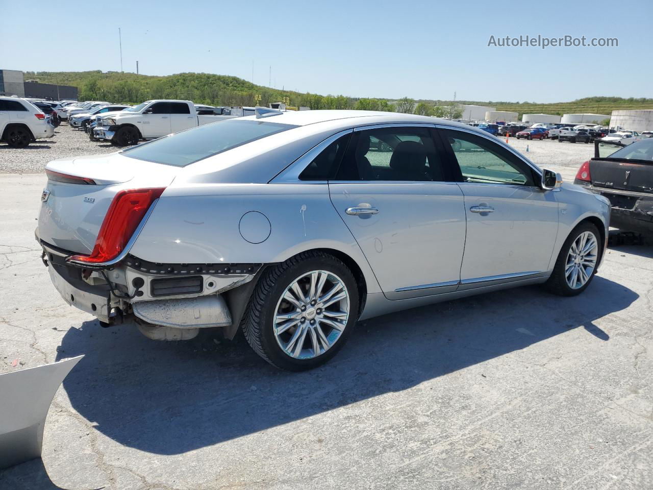 2019 Cadillac Xts Luxury Silver vin: 2G61M5S30K9109941