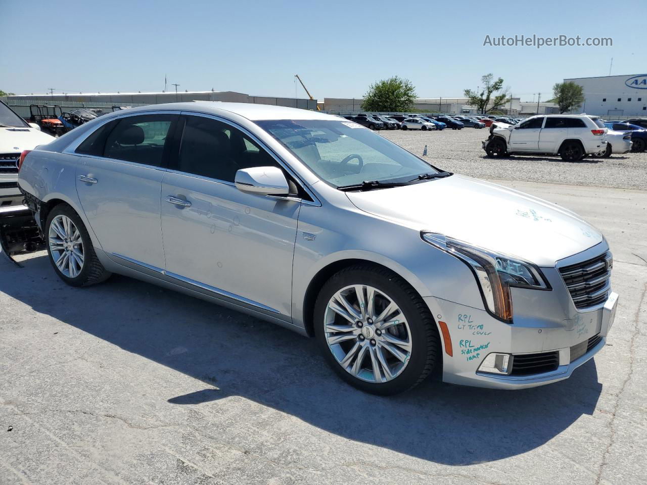 2019 Cadillac Xts Luxury Серебряный vin: 2G61M5S30K9109941