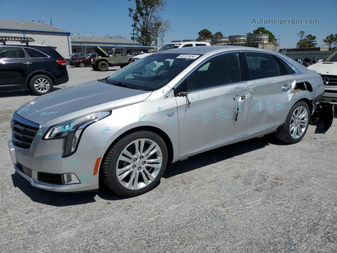 2019 Cadillac Xts Luxury Серебряный vin: 2G61M5S30K9109941