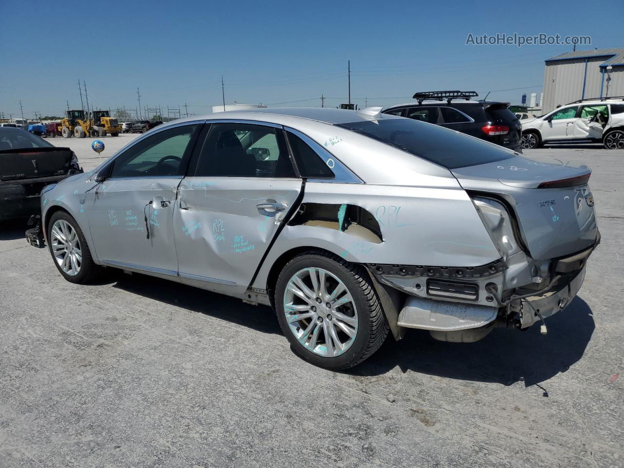 2019 Cadillac Xts Luxury Silver vin: 2G61M5S30K9109941