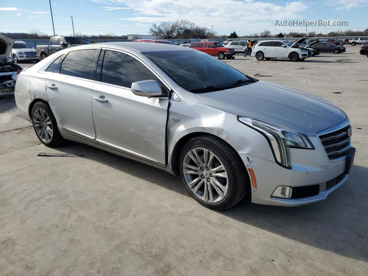 2019 Cadillac Xts Luxury Silver vin: 2G61M5S30K9148206