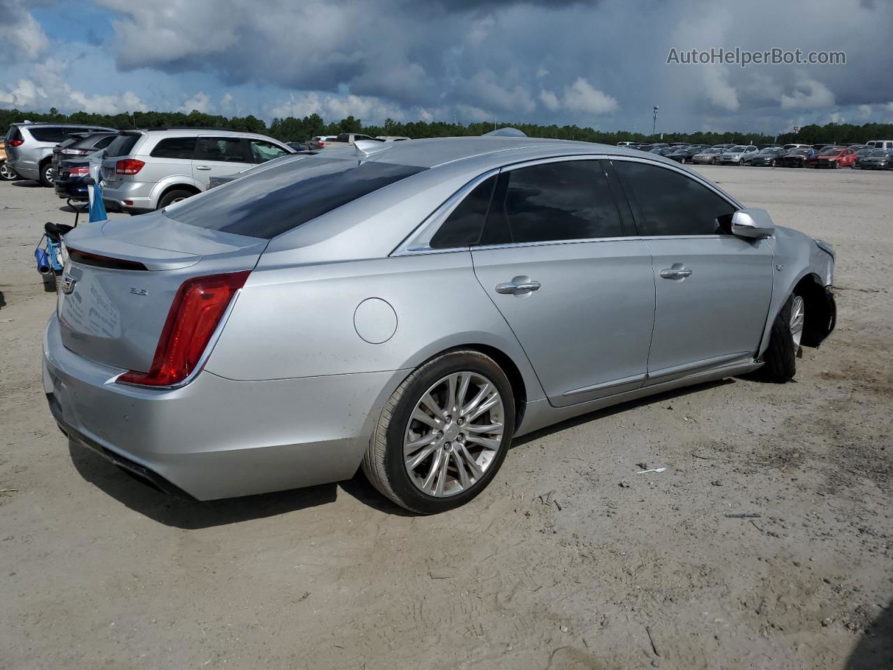 2019 Cadillac Xts Luxury Silver vin: 2G61M5S31K9118034