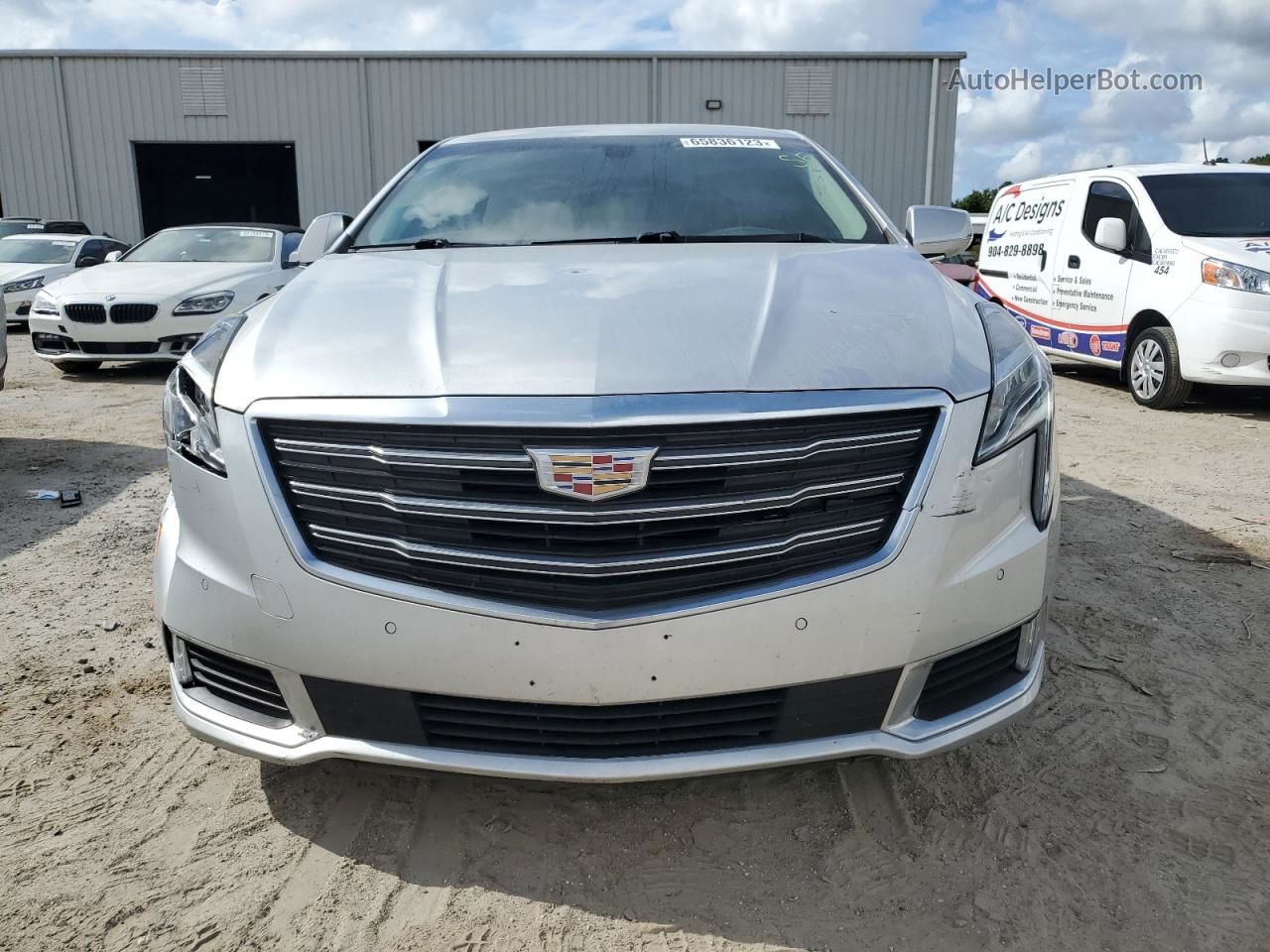 2019 Cadillac Xts Luxury Silver vin: 2G61M5S31K9118034