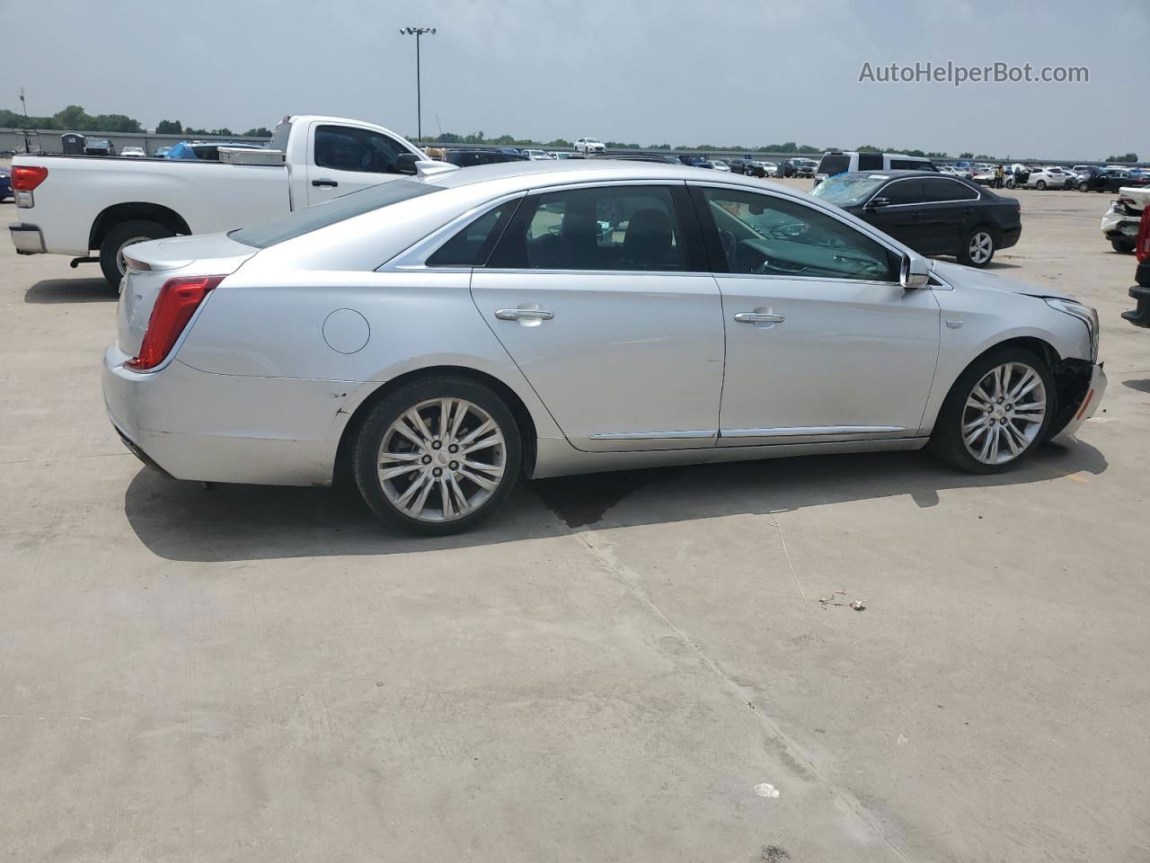 2019 Cadillac Xts Luxury Silver vin: 2G61M5S33K9115961