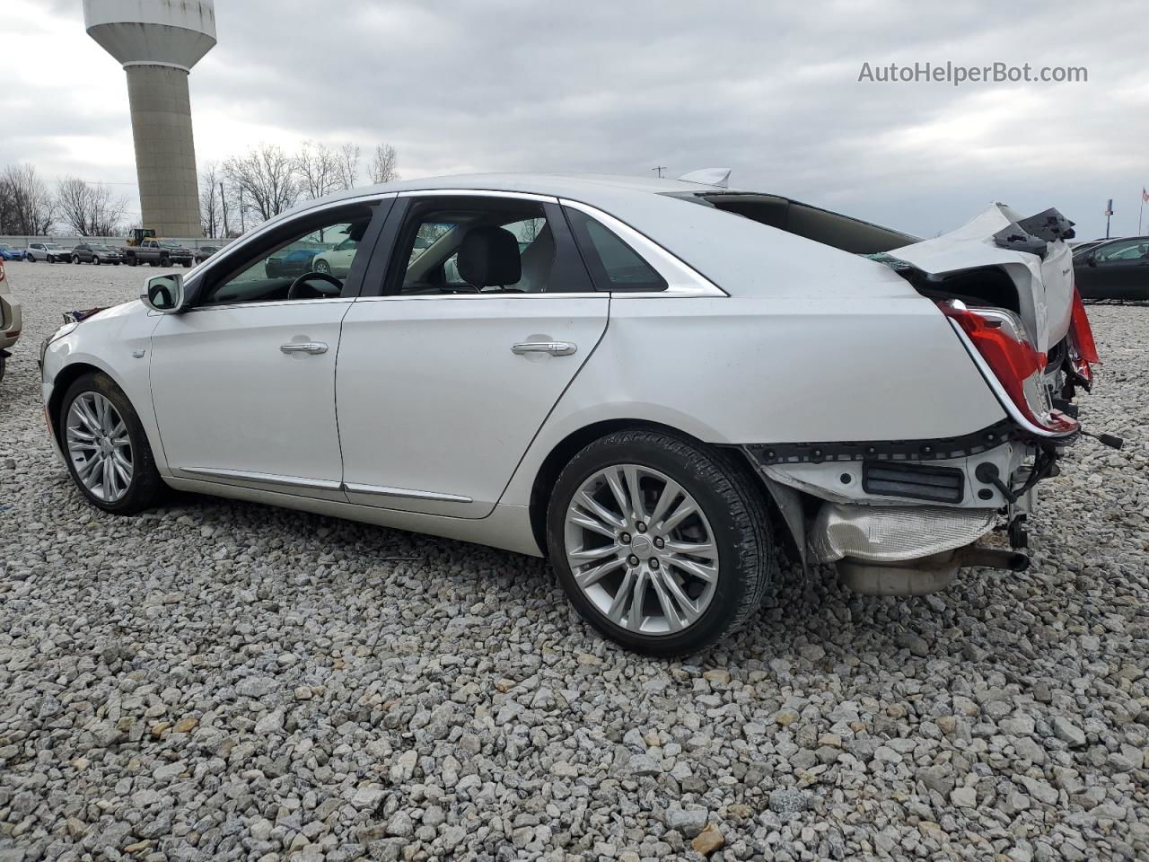 2019 Cadillac Xts Luxury White vin: 2G61M5S33K9122344