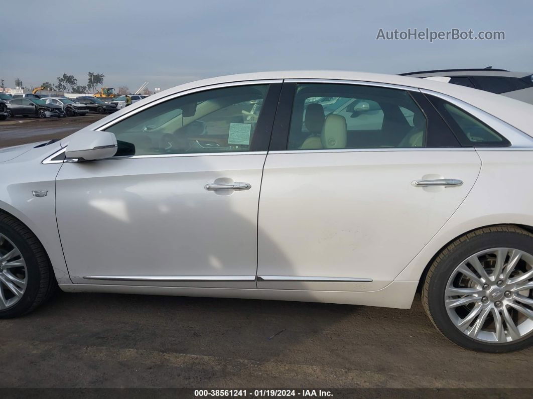 2019 Cadillac Xts Luxury White vin: 2G61M5S33K9129407