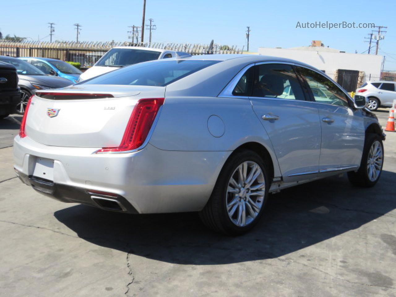 2019 Cadillac Xts Luxury Серебряный vin: 2G61M5S33K9132078