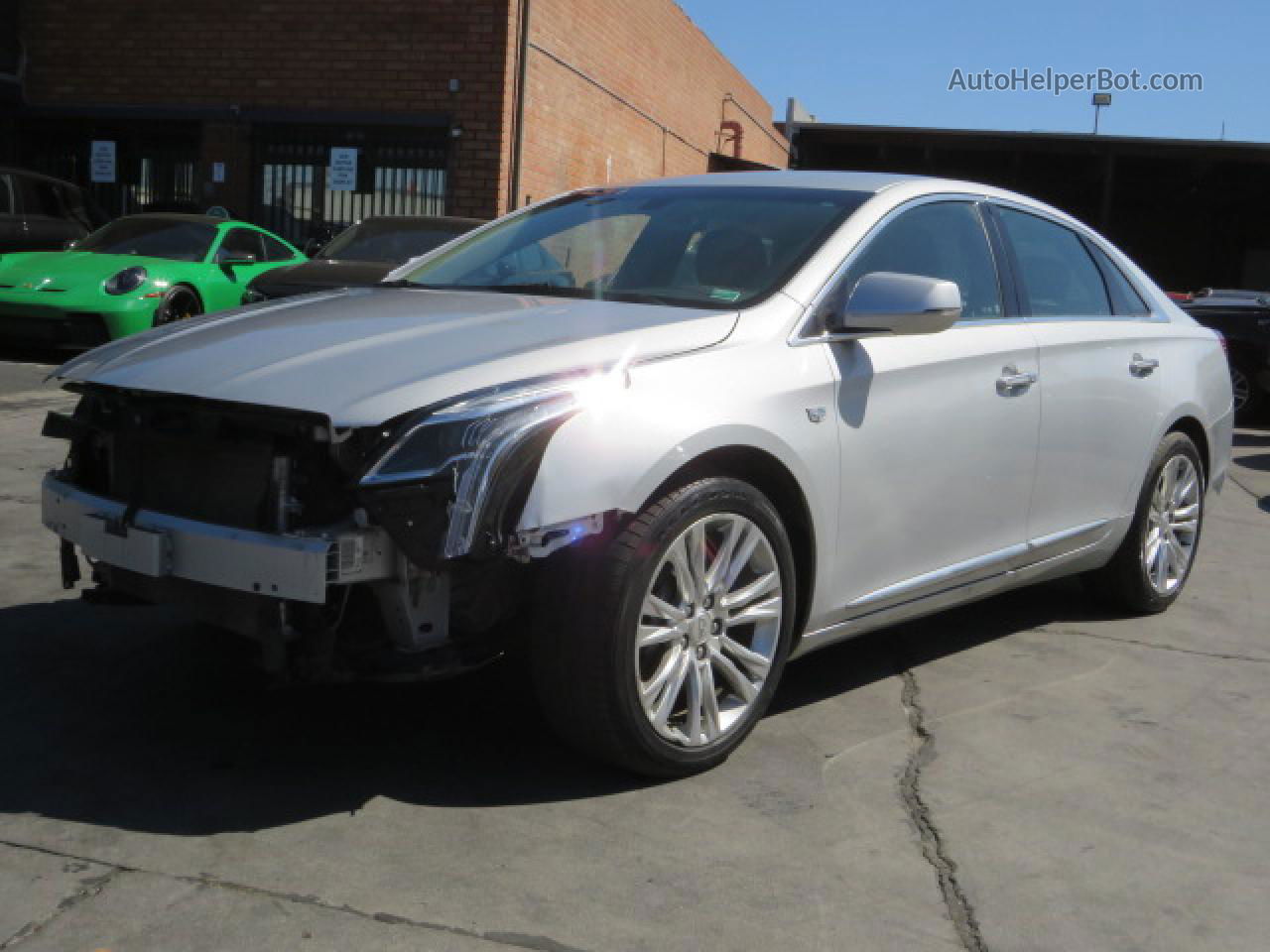 2019 Cadillac Xts Luxury Silver vin: 2G61M5S33K9132078