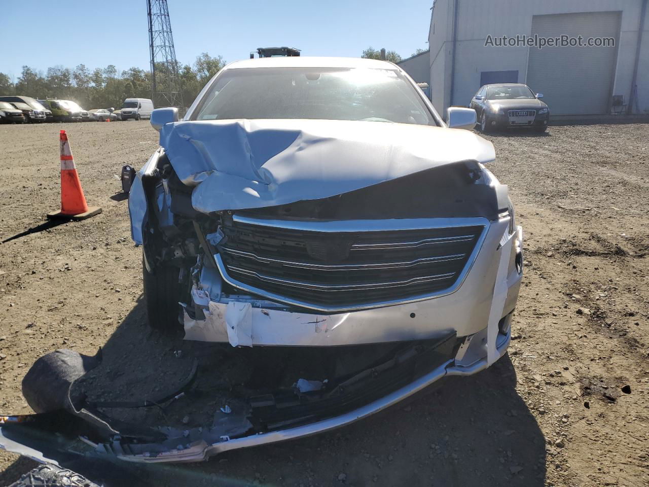 2019 Cadillac Xts Luxury Silver vin: 2G61M5S35K9132860