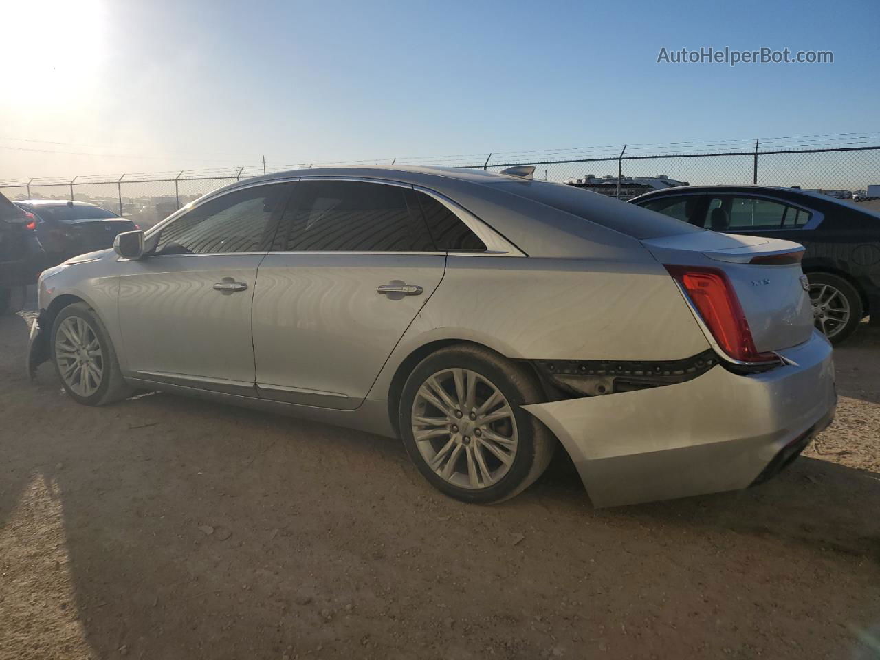 2019 Cadillac Xts Luxury Silver vin: 2G61M5S37K9105532