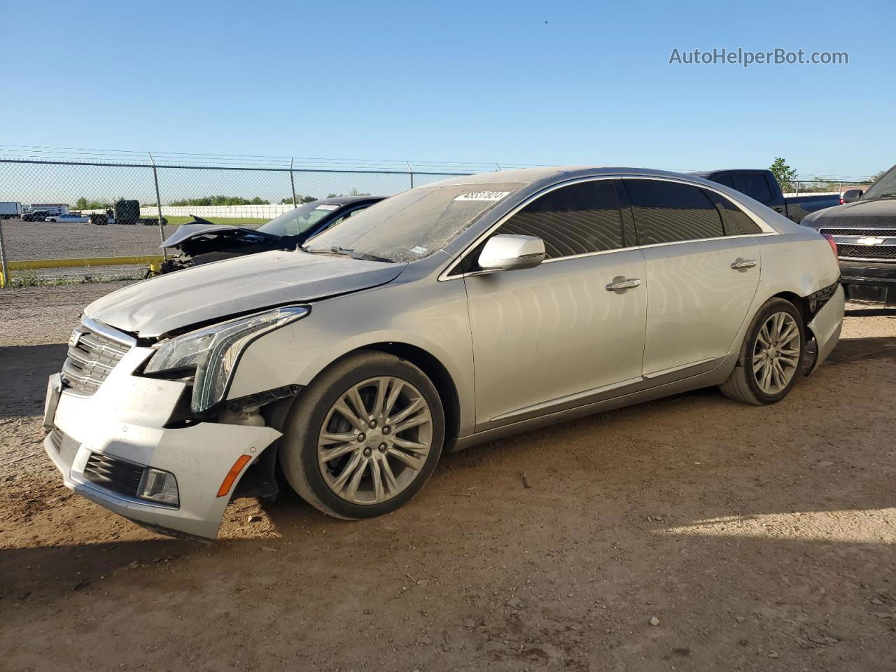 2019 Cadillac Xts Luxury Silver vin: 2G61M5S37K9105532