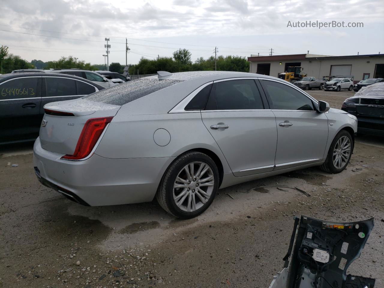 2019 Cadillac Xts Luxury Silver vin: 2G61M5S37K9112657