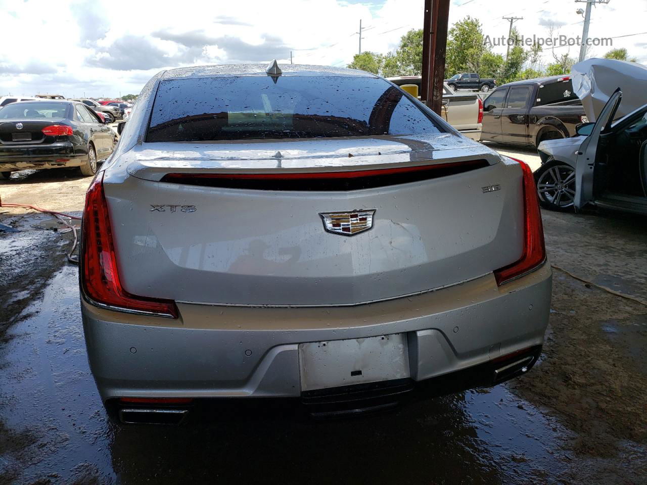 2019 Cadillac Xts Luxury Silver vin: 2G61M5S37K9131550