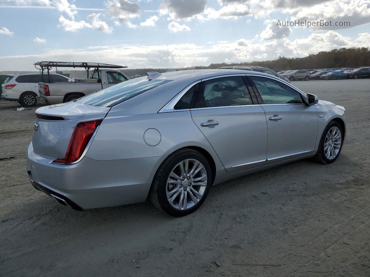 2019 Cadillac Xts Luxury Серебряный vin: 2G61M5S37K9149319