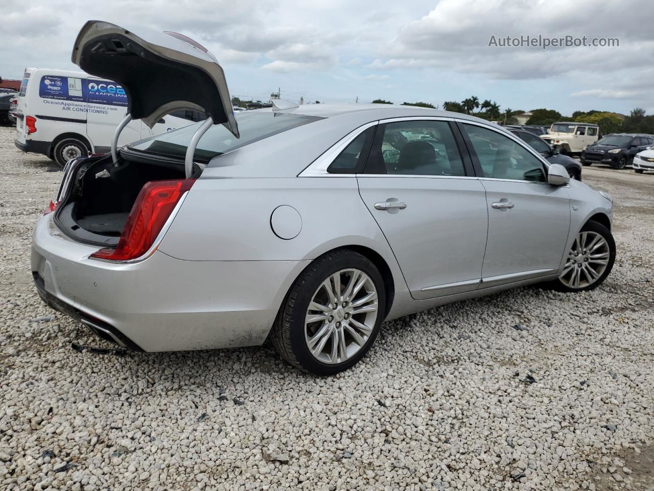 2019 Cadillac Xts Luxury Серебряный vin: 2G61M5S37K9157601