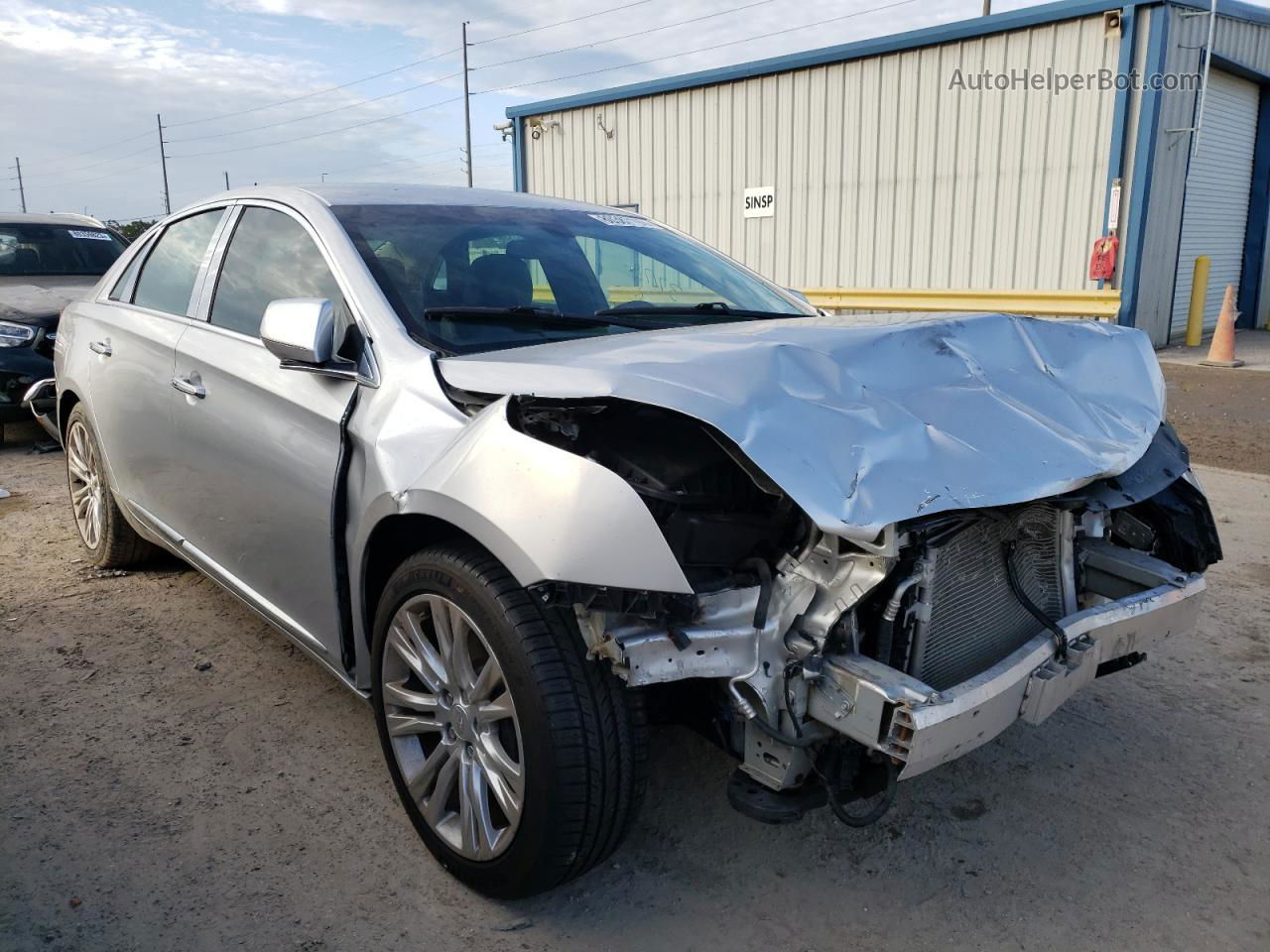 2019 Cadillac Xts Luxury Silver vin: 2G61M5S38K9137342