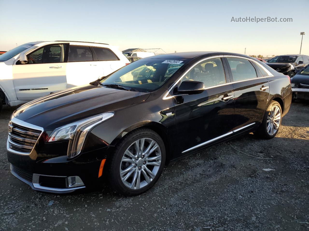 2019 Cadillac Xts Luxury Black vin: 2G61M5S39K9118363