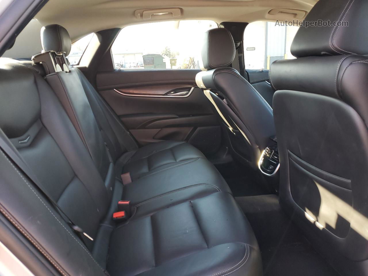 2019 Cadillac Xts Luxury Silver vin: 2G61M5S39K9149645