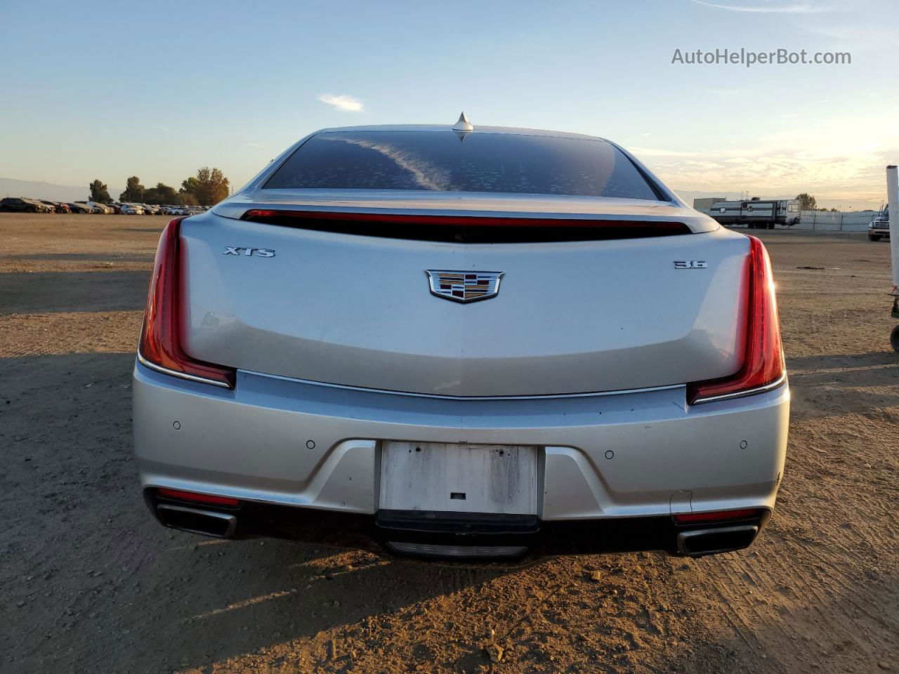 2019 Cadillac Xts Luxury Silver vin: 2G61M5S3XK9146351