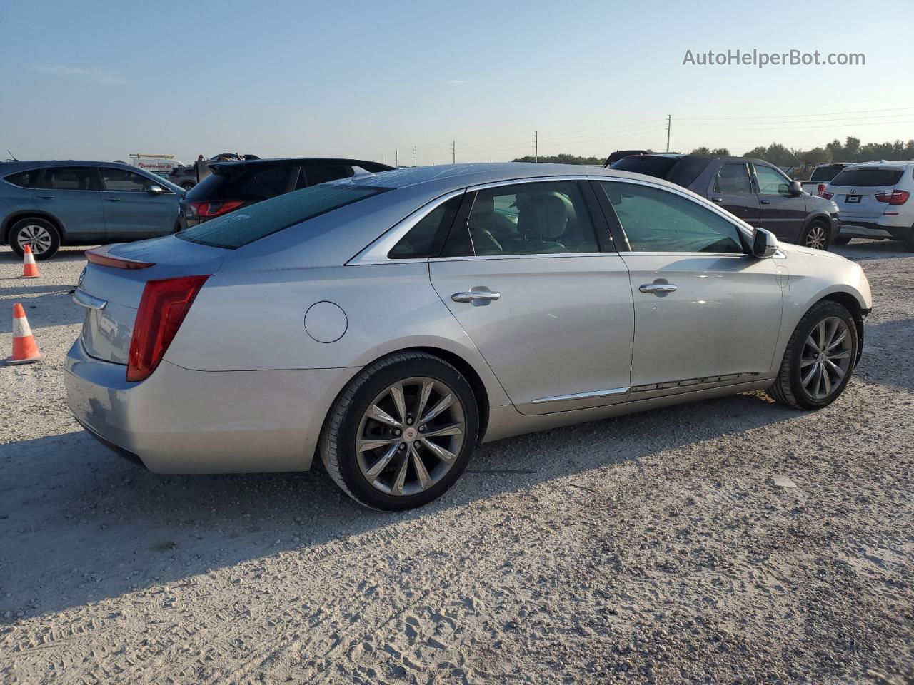 2013 Cadillac Xts  Silver vin: 2G61N5S33D9230706