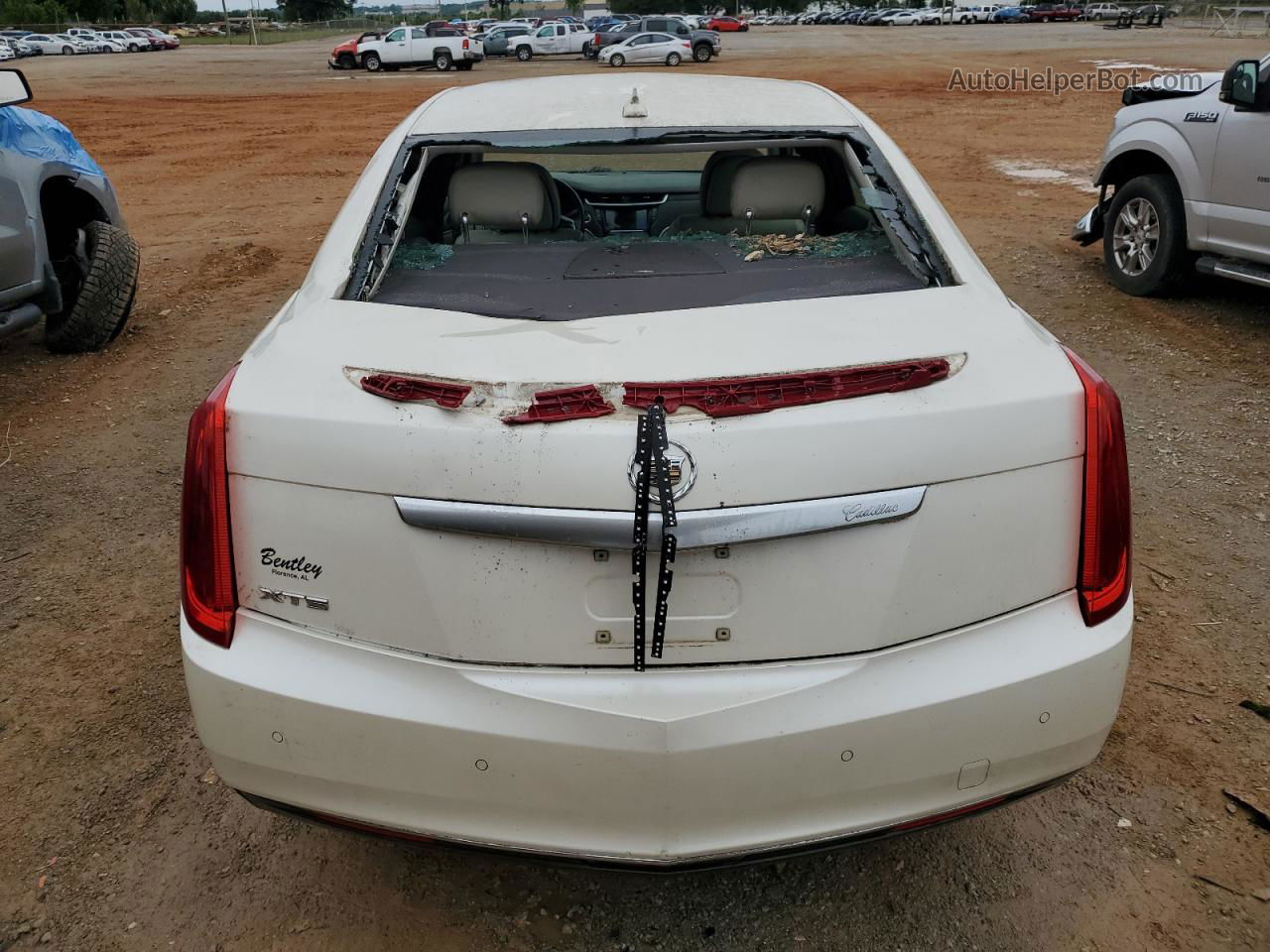 2013 Cadillac Xts  White vin: 2G61N5S35D9234241