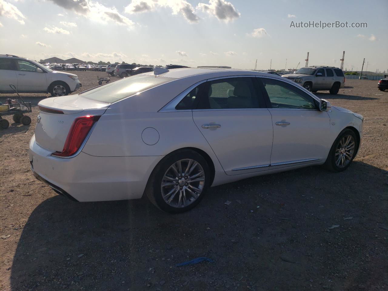 2019 Cadillac Xts Luxury White vin: 2G61N5S35K9129793