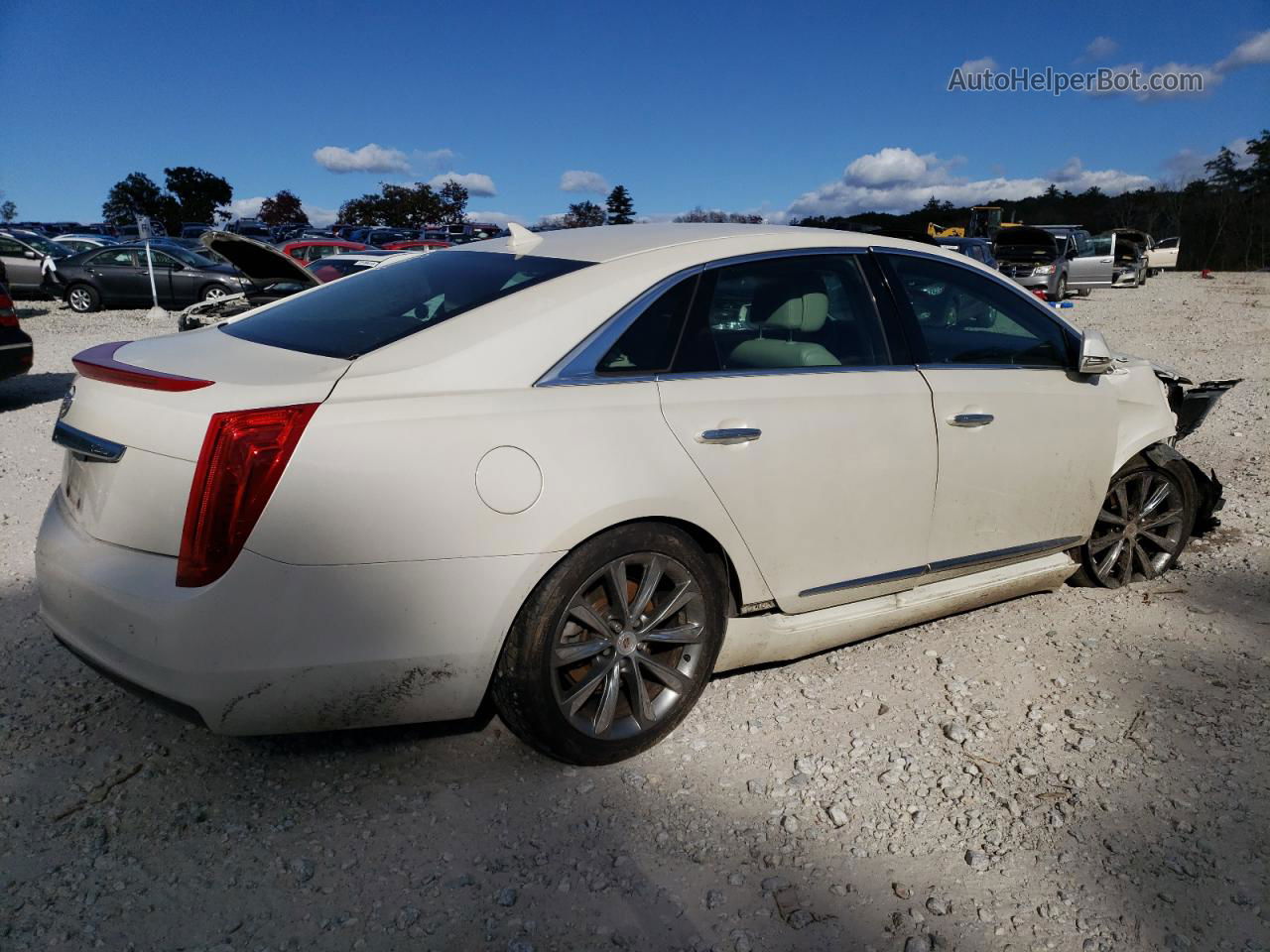 2013 Cadillac Xts  White vin: 2G61N5S37D9112965