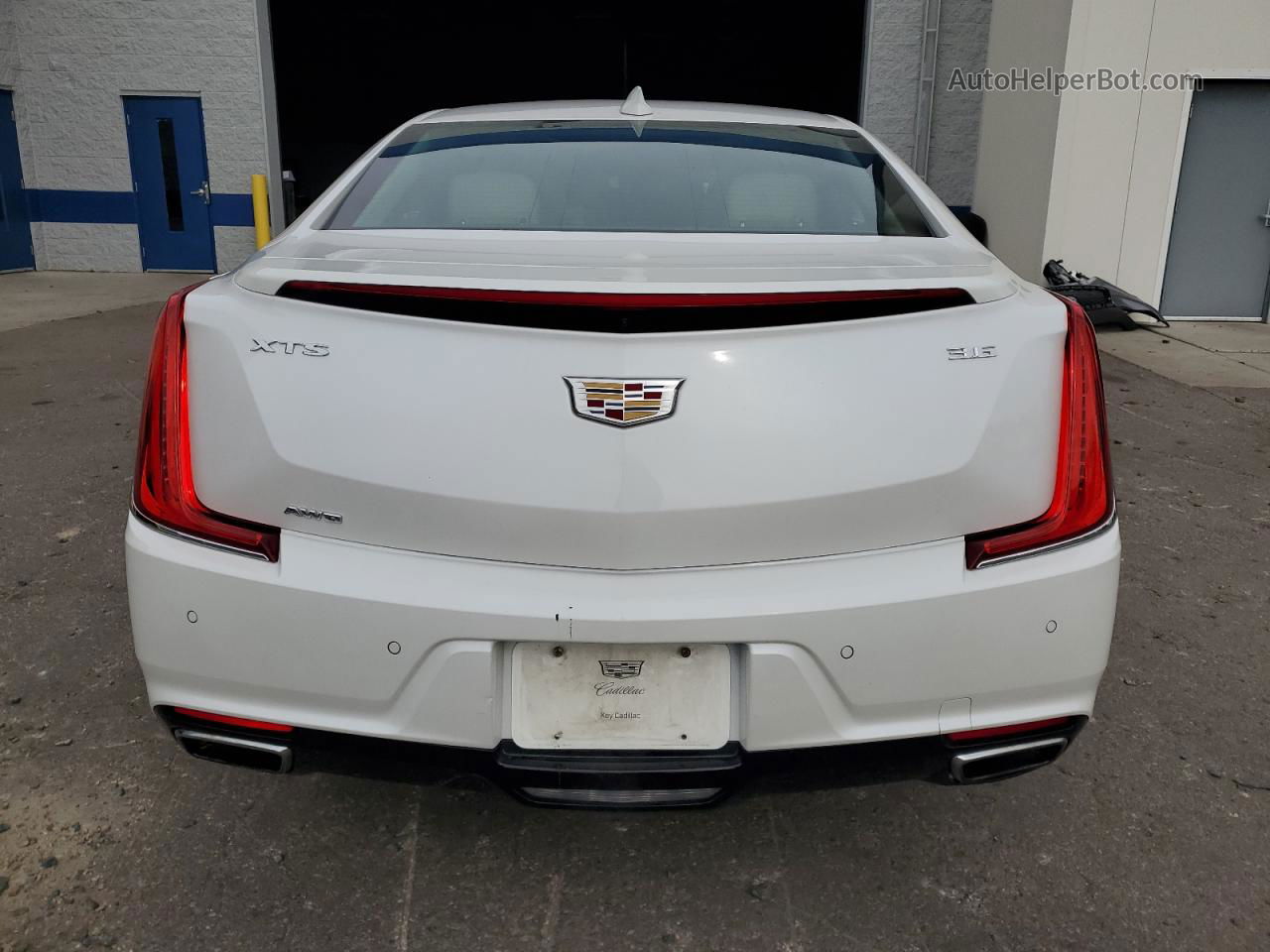 2019 Cadillac Xts Luxury White vin: 2G61N5S38K9100739