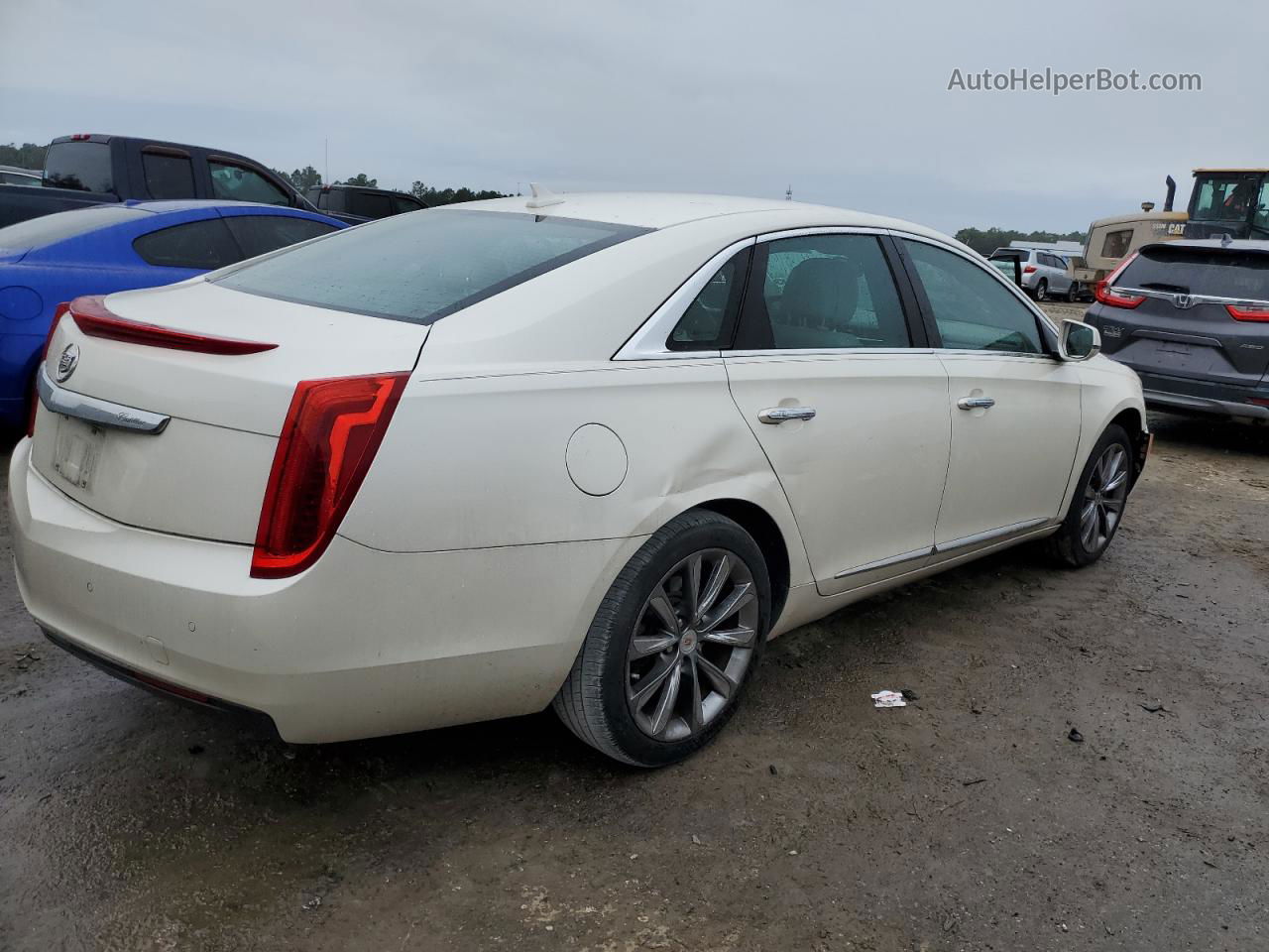 2013 Cadillac Xts  White vin: 2G61N5S39D9114829