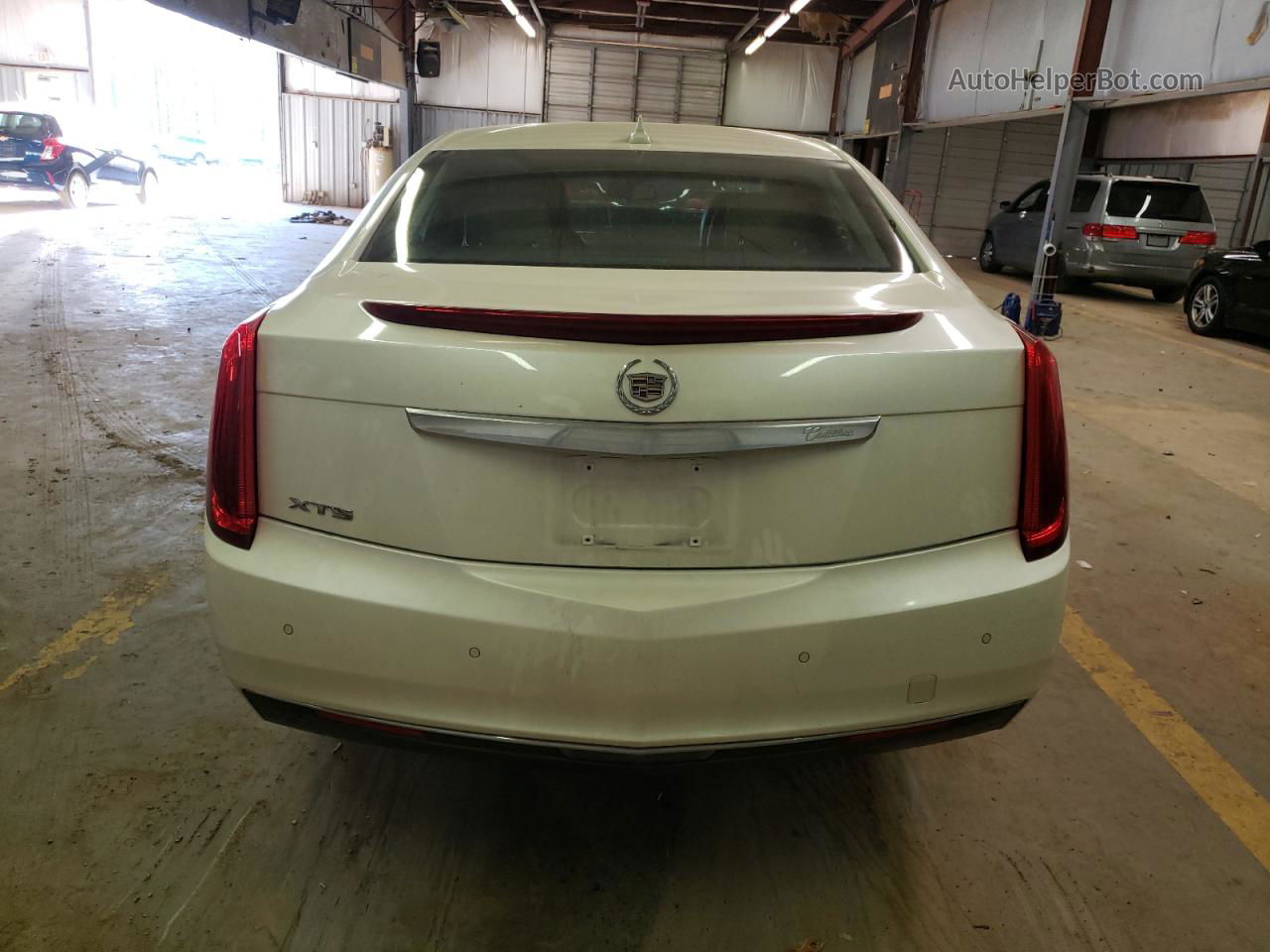 2013 Cadillac Xts  Белый vin: 2G61N5S3XD9120767