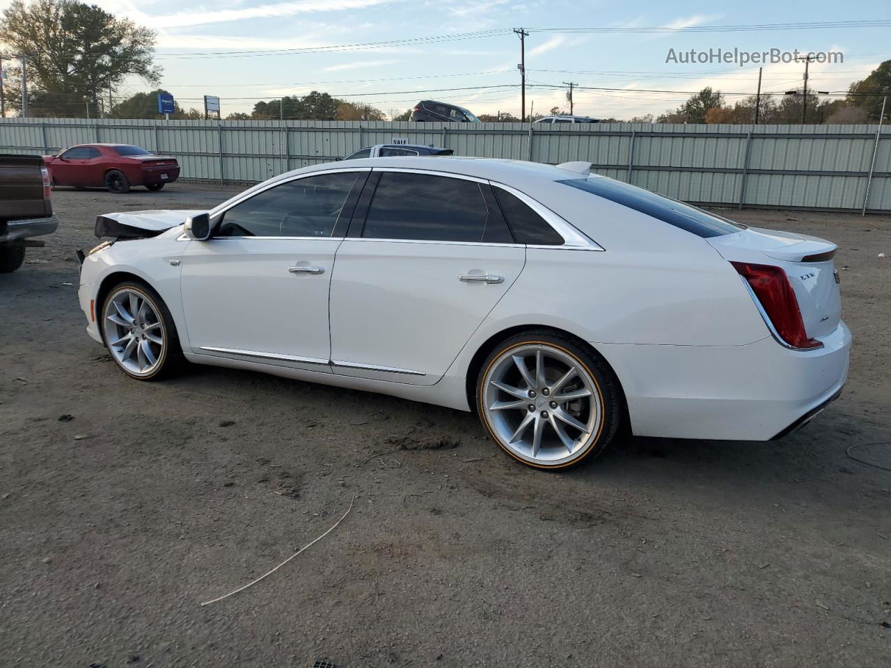 2019 Cadillac Xts Premium Luxury White vin: 2G61R5S3XK9129535