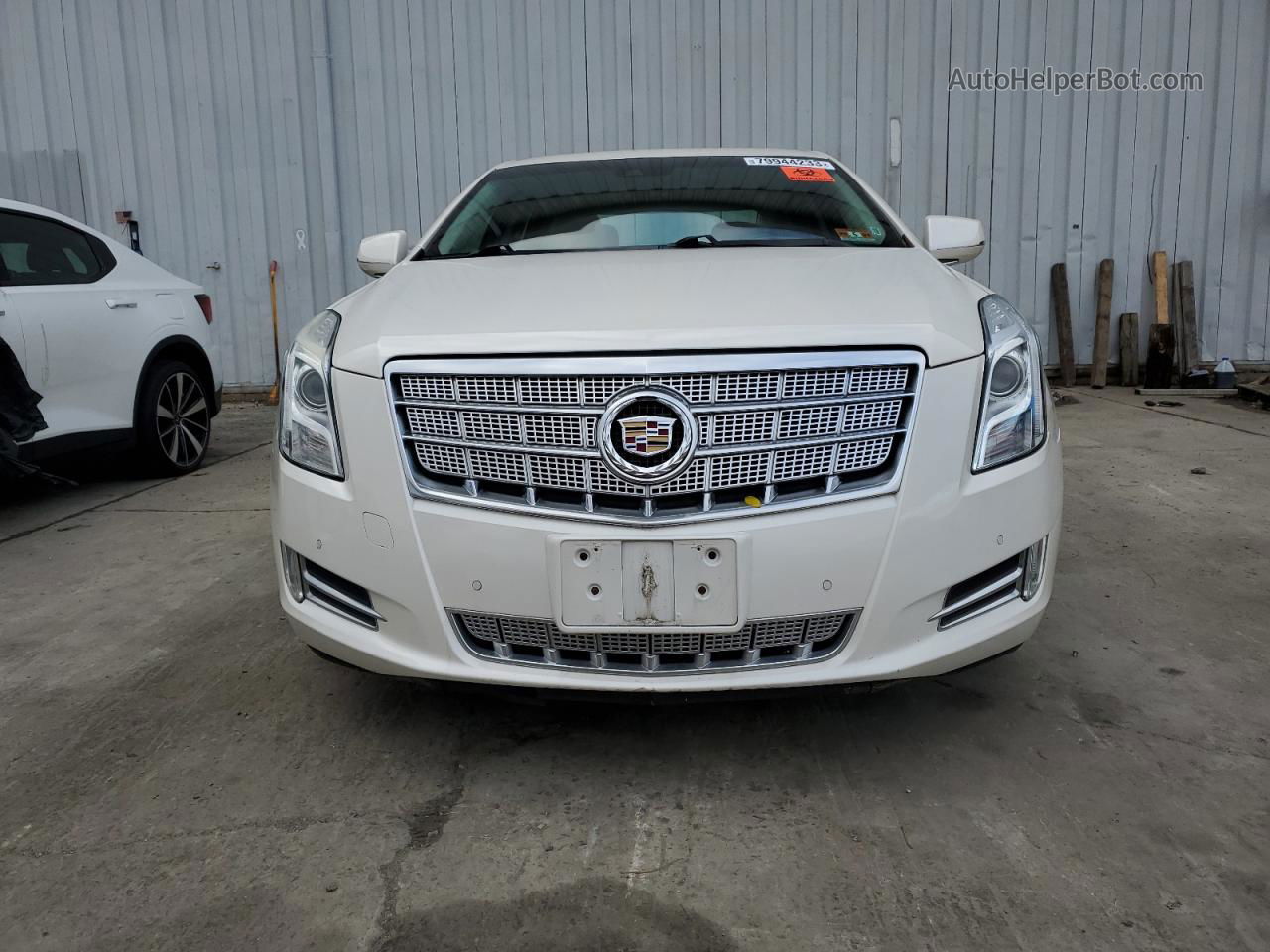 2013 Cadillac Xts Platinum White vin: 2G61U5S35D9187781