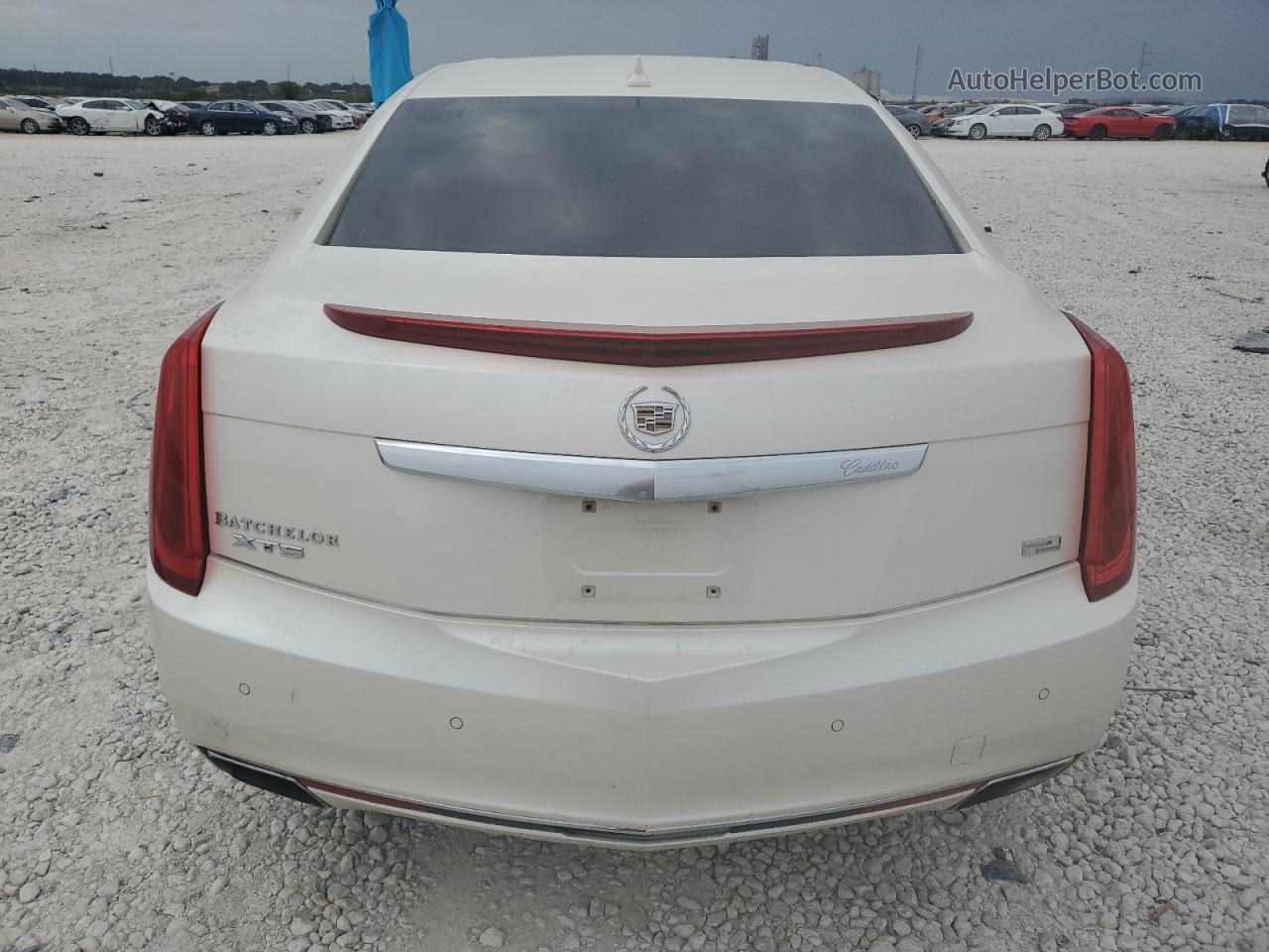 2013 Cadillac Xts Platinum White vin: 2G61U5S36D9100132