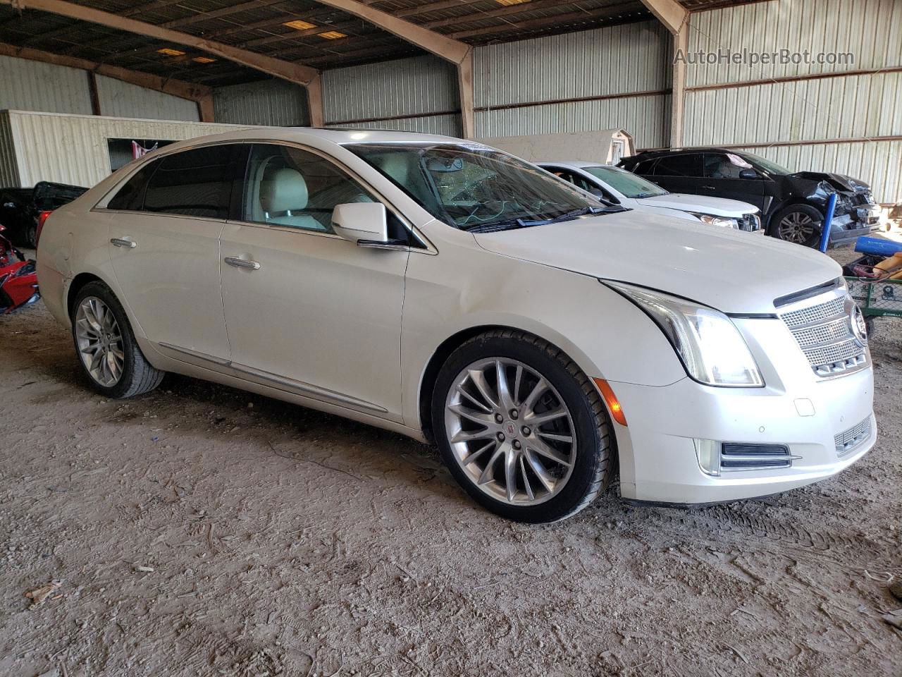 2013 Cadillac Xts Platinum White vin: 2G61V5S32D9140656